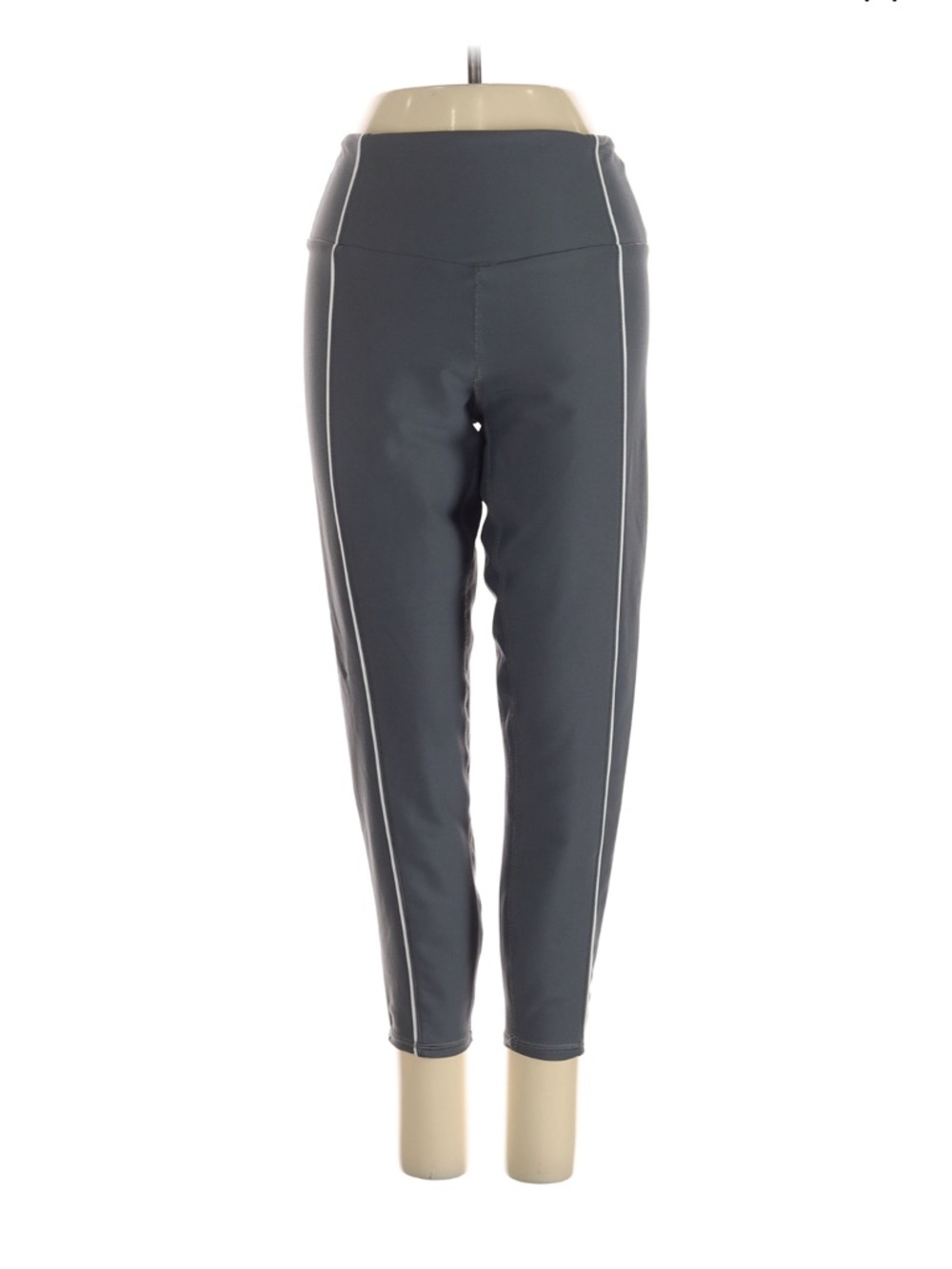 Abercrombie & Fitch YPB sculptLUX 7/8-Length Legging in Graphite - Picture 6 of 7